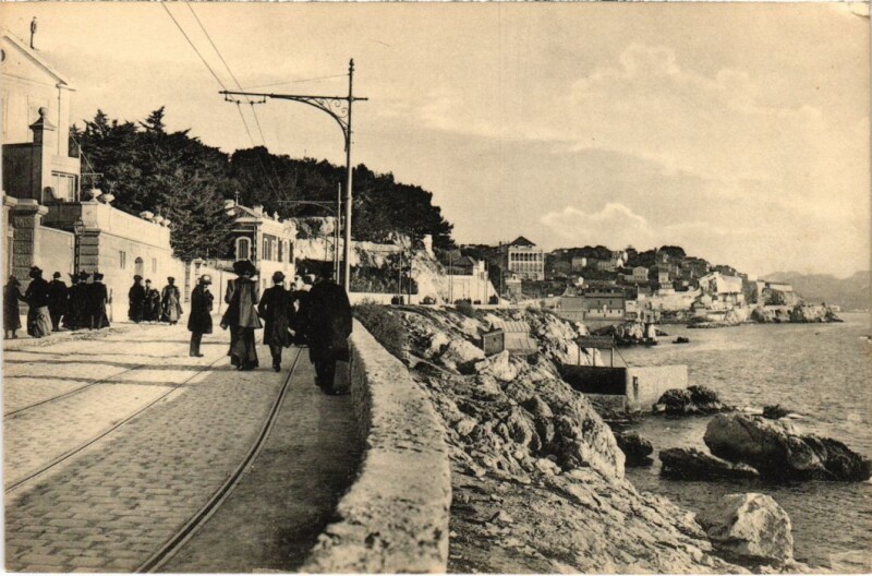 Carte postale ancienne Marseille Route de la Corniche à Marseille