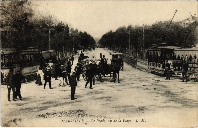 Carte postale ancienne Marseille Le Prtado - Vu de la Plage à Marseille