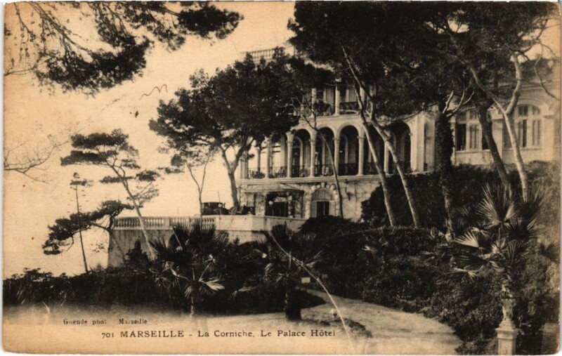 Carte postale ancienne Marseille La Corniche - Le Palace Hotel à Marseille