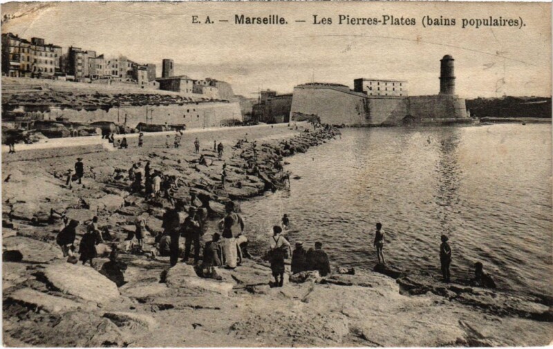 Carte postale ancienne Marseille Les Pierres-Plates - Bains Populaires à Marseille