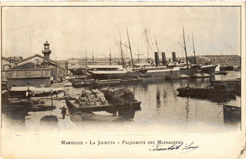Carte postale ancienne Marseille La Joliette - Paquebot des Messageries à Marseille