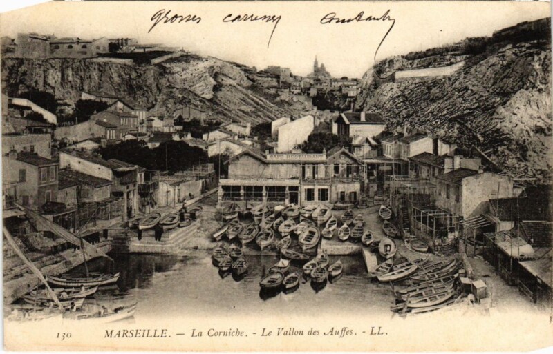 Carte postale ancienne Marseille La Corniche - Le Vallon des Auffes à Marseille
