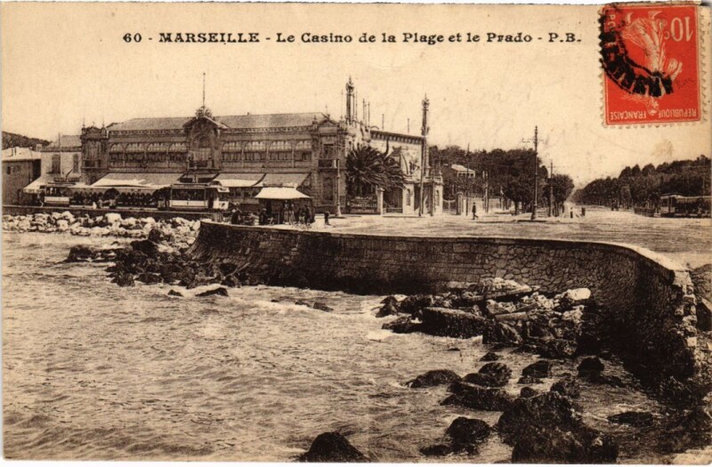Carte postale ancienne Marseille Le Casino de la Plage et le Prado à Marseille