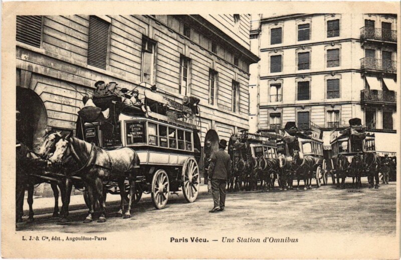 Carte postale ancienne Paris Vecu. Station d'Omnibus