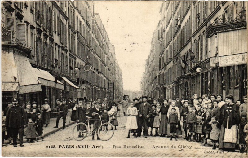 Carte postale ancienne Rue Berzélius - Avenue de Clichy à Paris 17e