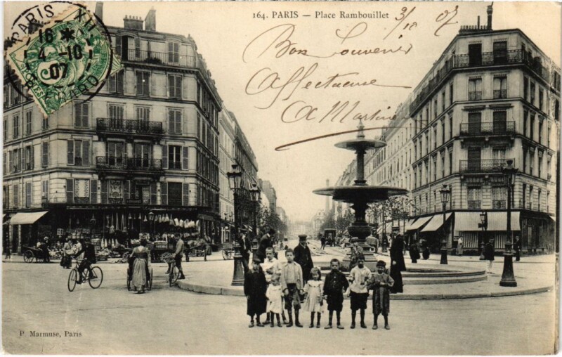 Carte postale ancienne Place Rambouillet à Paris 12e