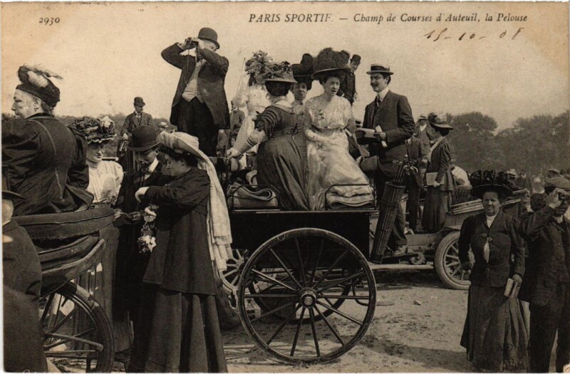 Carte postale ancienne Champ de Courses d'Auteuil, la Pelouse à Paris 16e