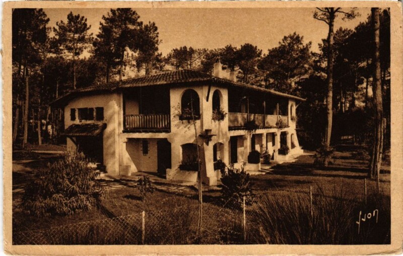 Carte postale ancienne Hossegor Type villa basque cachee dans le foret