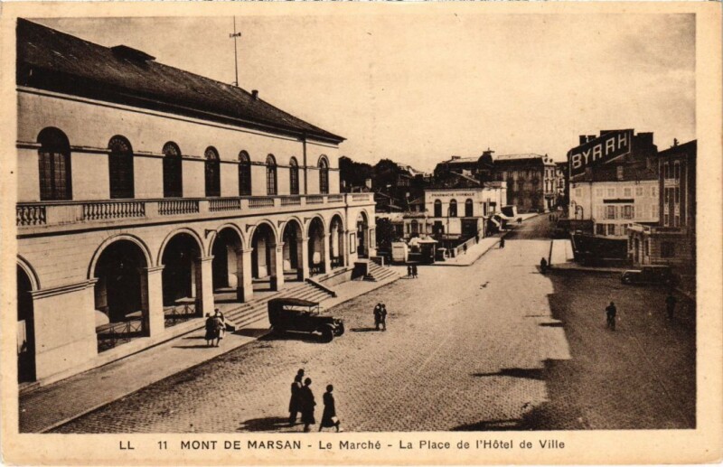 Carte postale ancienne Mont de Marsan Le Marche à Mont-de-Marsan