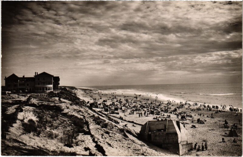 Carte postale ancienne Biscarrosse vue d'ensemble de la Plage à Biscarrosse