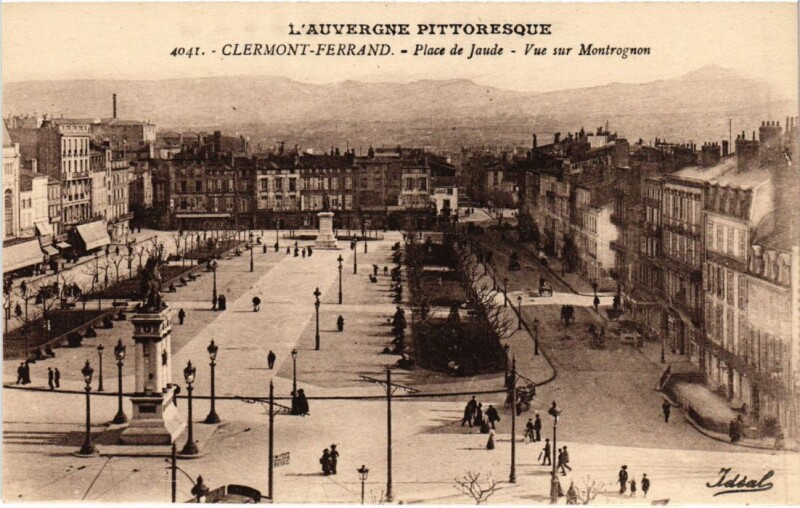 Carte postale ancienne Clermont Ferrand Place de Jaude France à Clermont-Ferrand