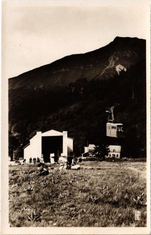 Carte postale ancienne Le Mont Dore La Gare inferieure du teleferique France à Mont-Dore