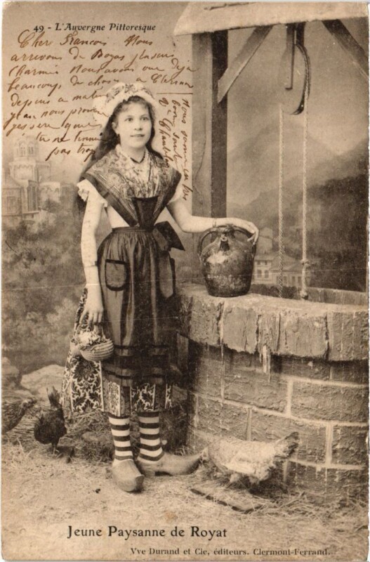 Carte postale ancienne Jeune Paysanne de Royat France à Royat