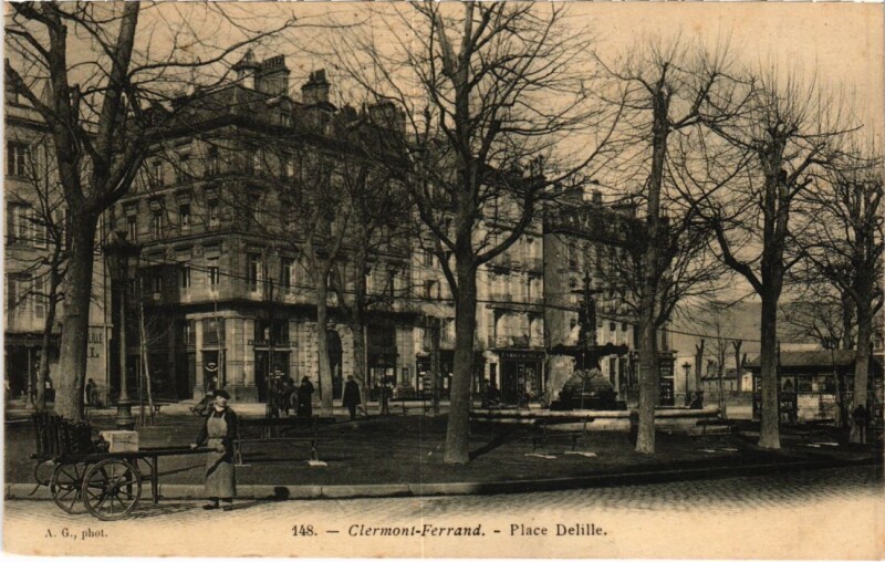 Carte postale ancienne Clermont Ferrand Place Delille France à Clermont-Ferrand