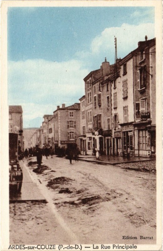 Carte postale ancienne Ardes-sur-Couze La Rue Principale France à Ardes