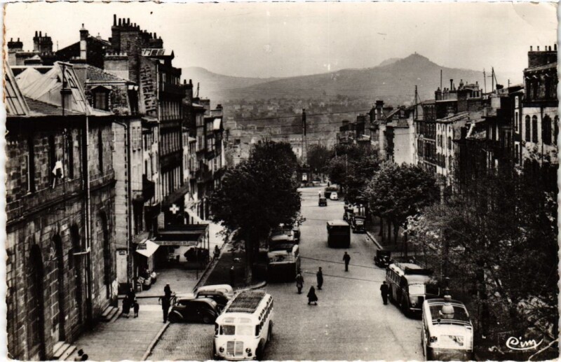Carte postale ancienne Clermont Ferrand Rue Balainvilliers France à Clermont-Ferrand