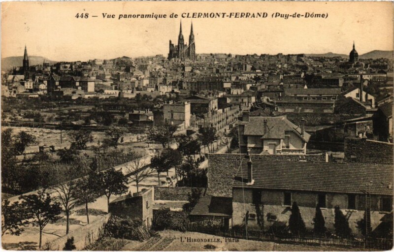 Carte postale ancienne Vue Panoramique de Clermont-Ferrand France à Clermont-Ferrand
