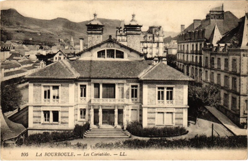 Carte postale ancienne La Bourboule Les Cariatides France à La Bourboule