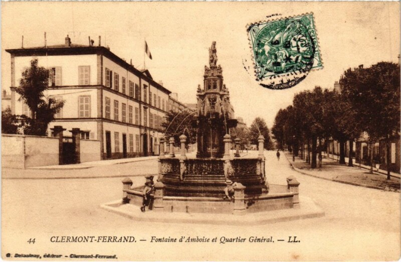 Carte postale ancienne Clermont Ferrand Fontaine d'Amboise France à Clermont-Ferrand