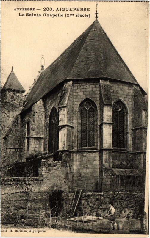 Carte postale ancienne Aigueperse La Sainte Chapelle France à Aigueperse