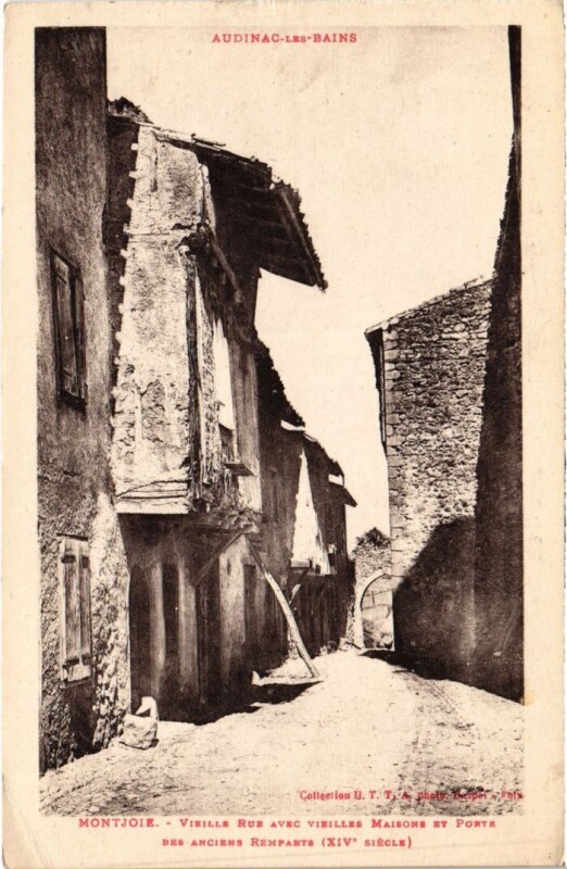 Carte postale ancienne Montjoie Vieille Rue avec vieilles Maisons France