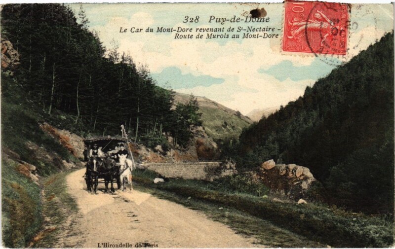 Carte postale ancienne Le Car du Mont Dore de St.Nectaire France à Mont-Dore
