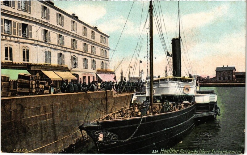 Carte postale ancienne Honfleur Bateau du Havre, Embarquement France à Honfleur