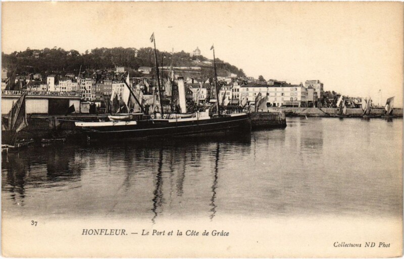 Carte postale ancienne Honfleur Le Port et la Cote de Grace France à Honfleur