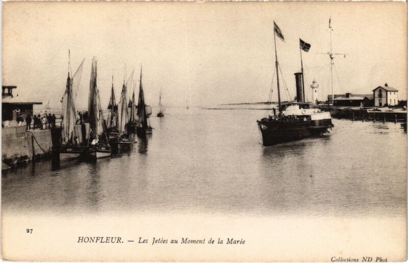 Carte postale ancienne Honfleur Les Jetees au Moment de la Maree France à Honfleur