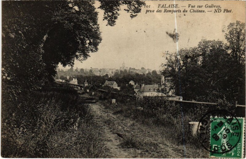 Carte postale ancienne Falaise Vue sur Guibray,prise des Remparts du Chateau France à Falaise