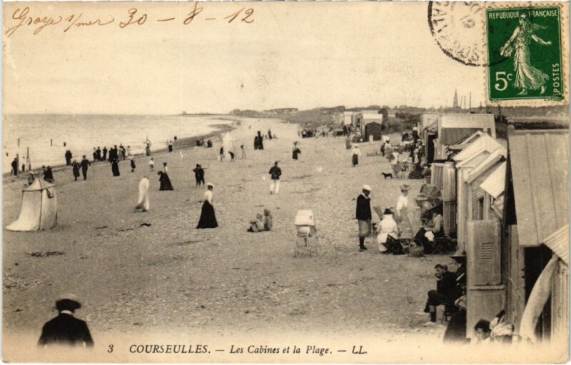 Carte postale ancienne Courseulles Les Cabines et la Plage France