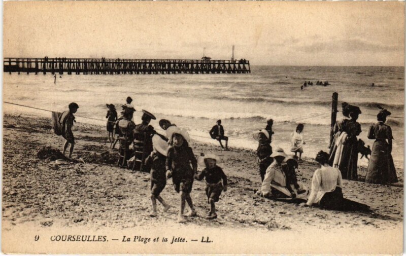 Carte postale ancienne Courseulles La Palge et la jetee France
