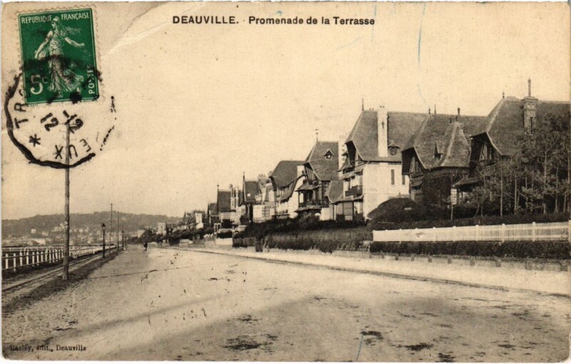 Carte postale ancienne Deauville Promenade de la Terrasse France à Deauville