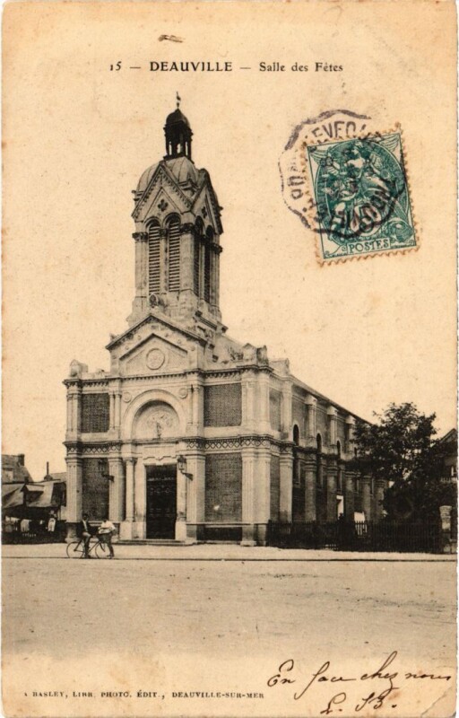 Carte postale ancienne Deauville Salle des Fetes France à Deauville