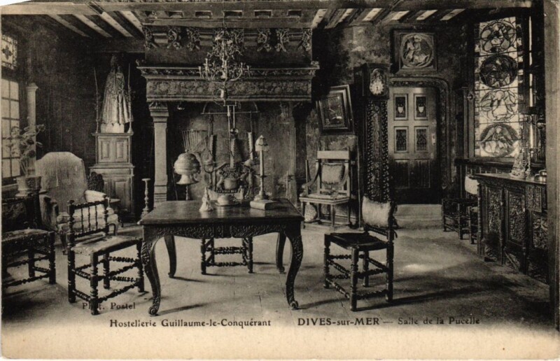Carte postale ancienne Dives Salle de la Pucelle France