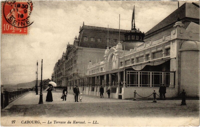 Carte postale ancienne Cabourg La Terrasse du Kursaal France à Cabourg