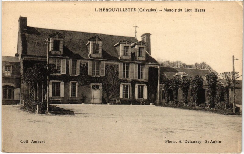 Carte postale ancienne Herouville Manoir du Lieu Haras France au Manoir