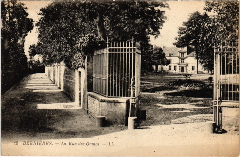 Carte postale ancienne Bernieres La Rue des Ormes France