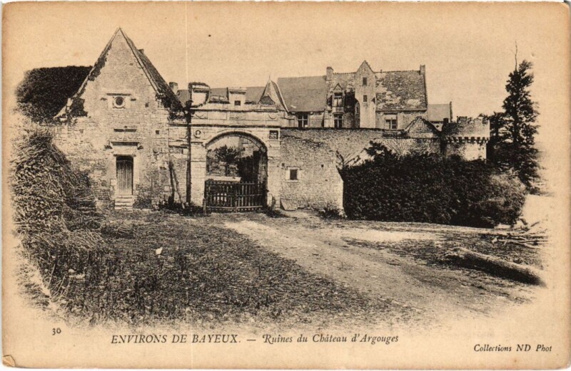 Carte postale ancienne Environs de Bayeux Ruines du Chateau d'Argouges France à Bayeux