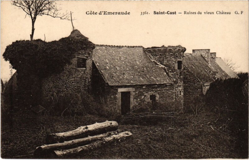 Carte postale ancienne Saint-Cast Ruines du Vieux Chateau