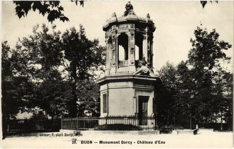 Carte postale ancienne Dijon Monument Darcy - Chateau d'Eau