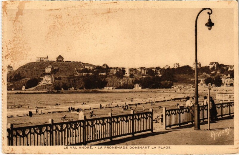 Carte postale ancienne Val-Andre La Promenade Dominant la Plage