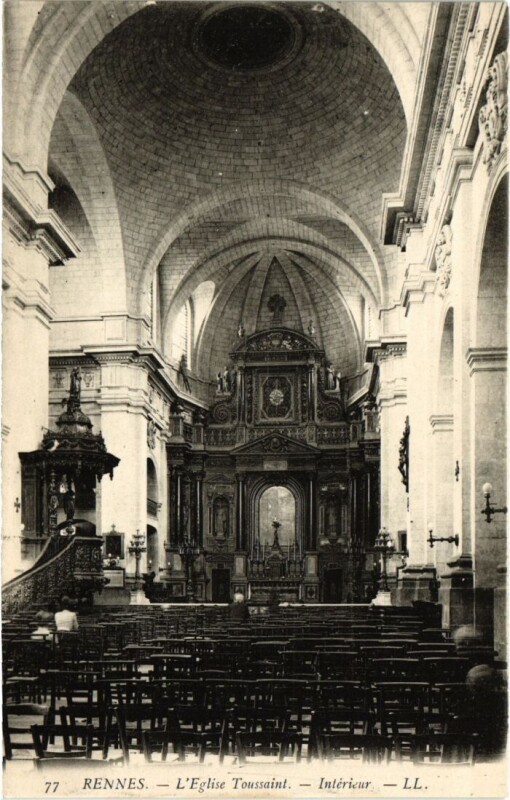 Carte postale ancienne Rennes L'Eglise Toussaint - Interieur