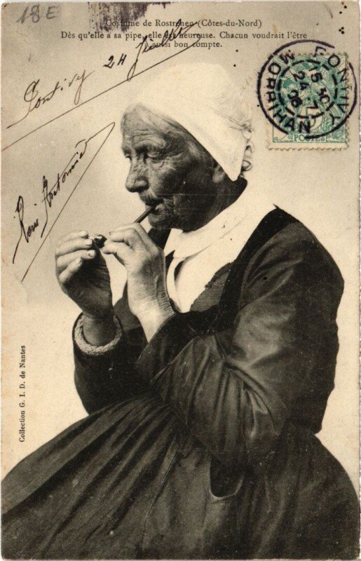 Carte postale ancienne Rostrehen Femme - Type - Costume