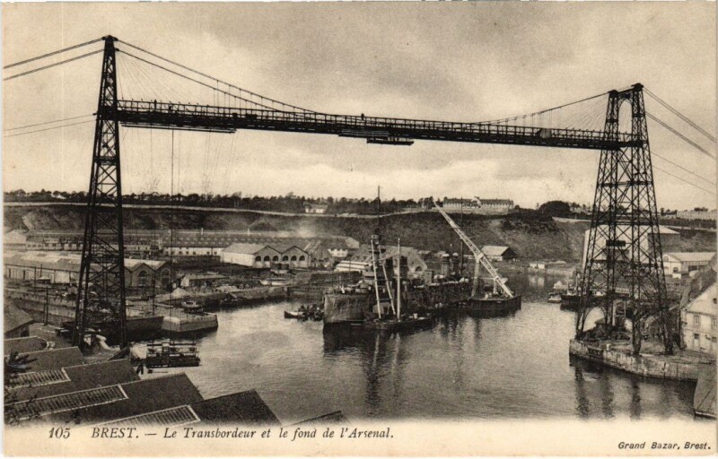 Carte postale ancienne Brest Le Transbordeur et le Fond de l'Arsenal