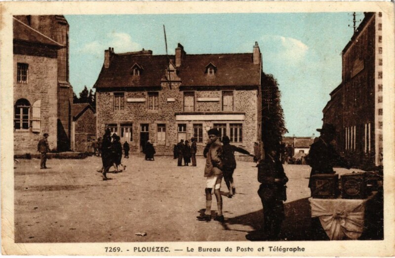 Carte postale ancienne Plouezec Le Bureau de Poste et Telegraphe