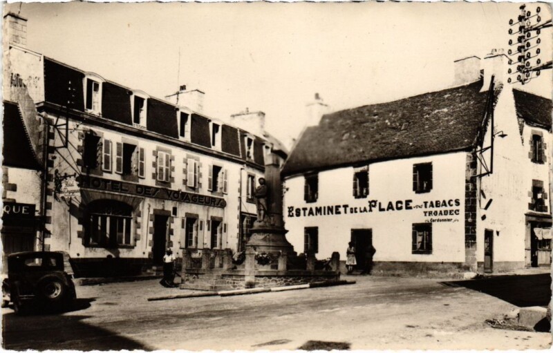 Carte postale ancienne Plestin-les-Greves La Place