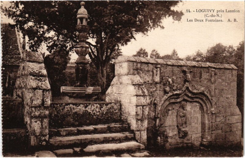 Carte postale ancienne Loguivy-Plougras pres Lannion - Les Deux Fontaines à Lannion