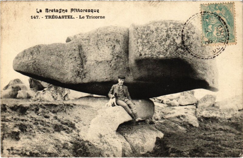 Carte postale ancienne Tregastel Le Tricorne