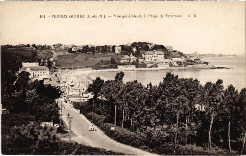 Carte postale ancienne Perros-Guirec Vue Generale de la Plage de Trestraou à Perros-Guirec